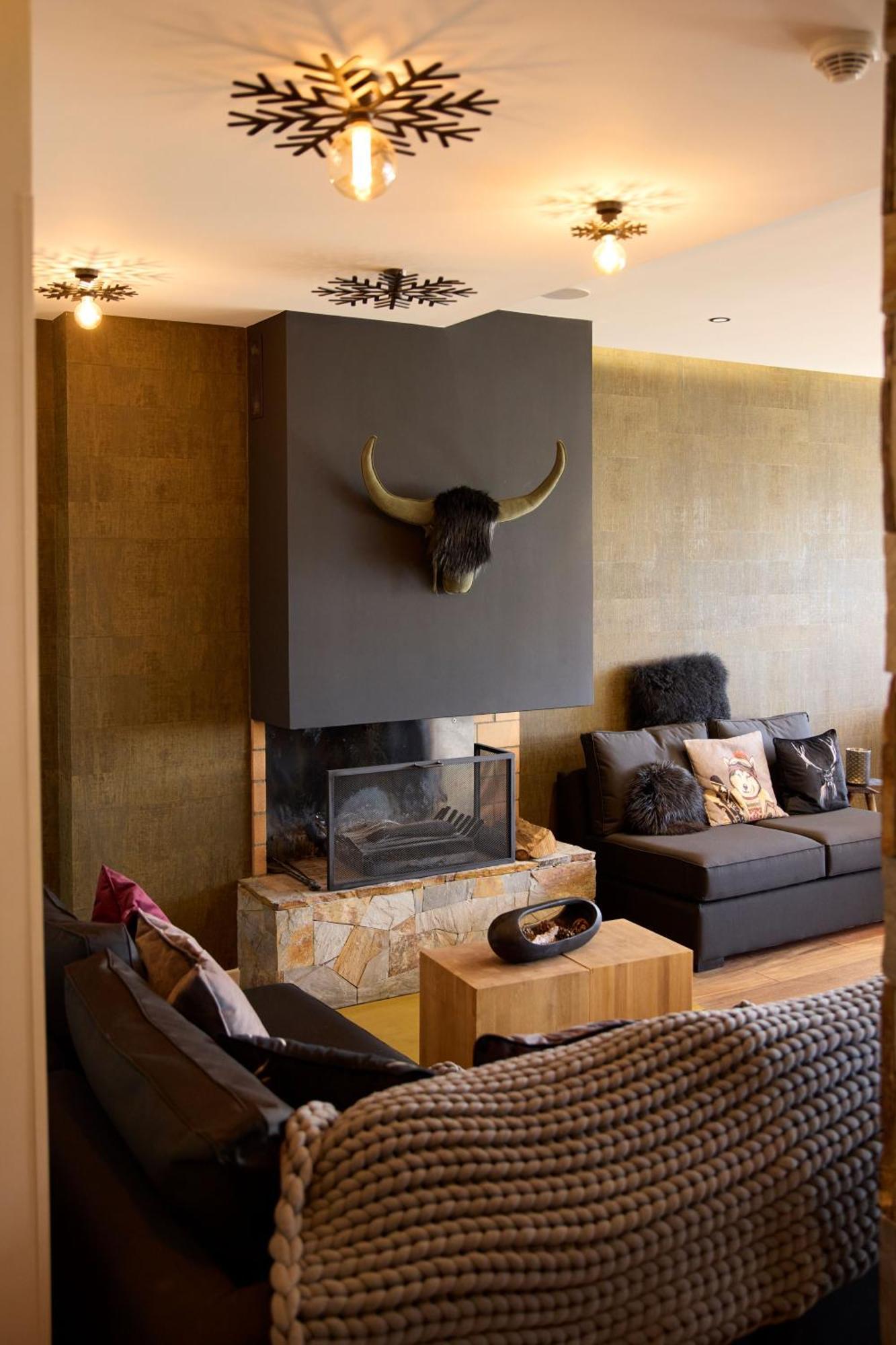 Hotel Le Grand Tetras Font-Romeu-Odeillo-Via Exterior photo