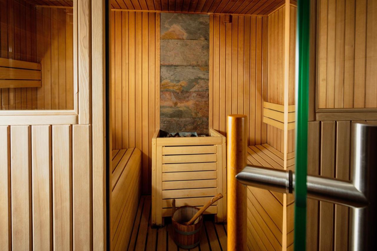 Hotel Le Grand Tetras Font-Romeu-Odeillo-Via Exterior photo
